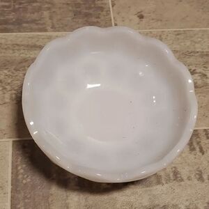 EUC White Milkglass SM Bowl